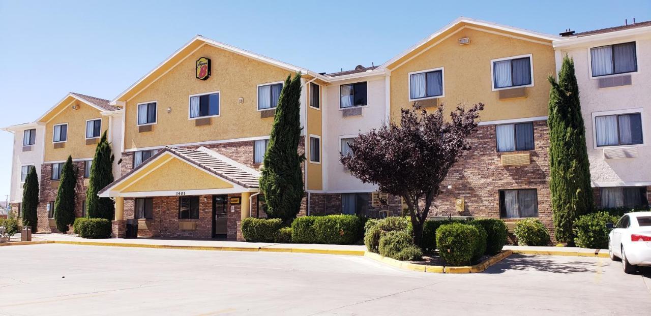 Super 8 By Wyndham Kingman Hotel Екстериор снимка